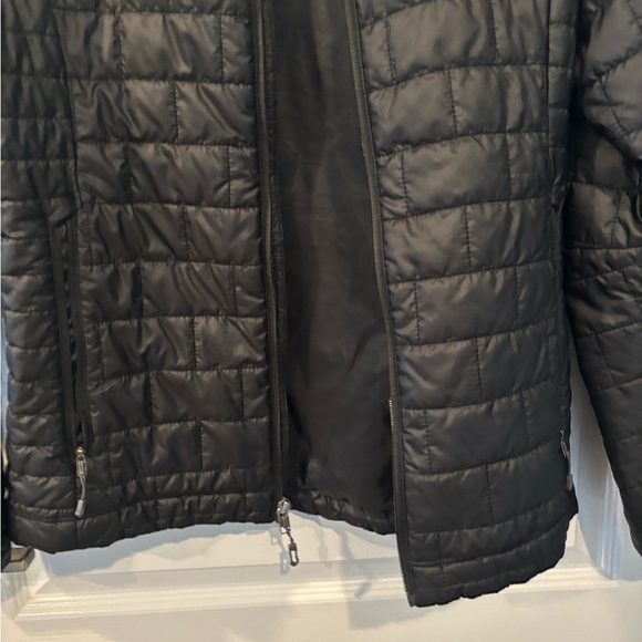 Patagonia Black Quilted light weight Puffer Jacket. - Picture 7 of 7